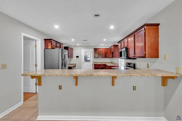 104 Sycamore Road, Kathleen, GA 31047