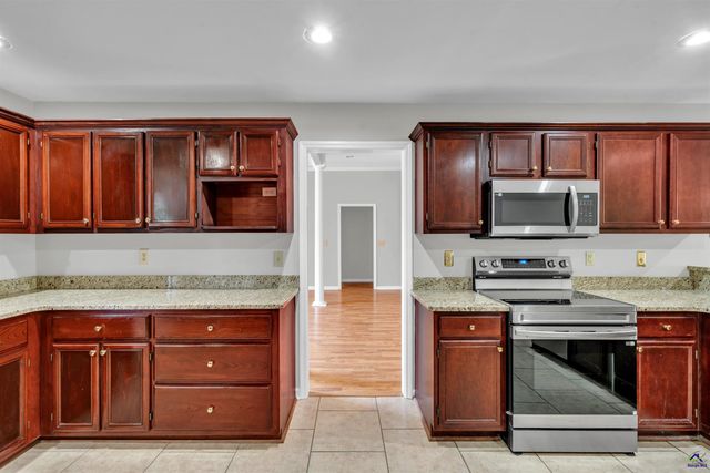 104 Sycamore Road, Kathleen, GA 31047