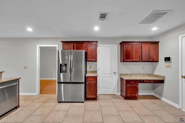 104 Sycamore Road, Kathleen, GA 31047