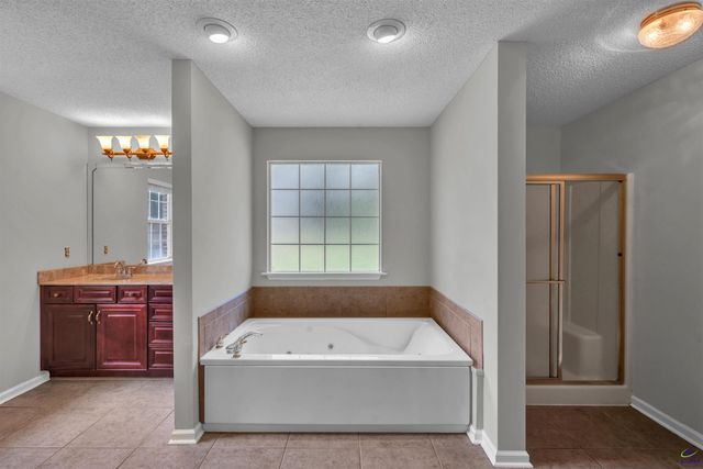 104 Sycamore Road, Kathleen, GA 31047