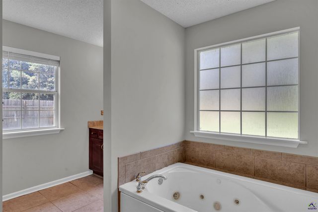 104 Sycamore Road, Kathleen, GA 31047