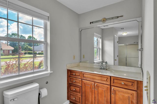 104 Sycamore Road, Kathleen, GA 31047