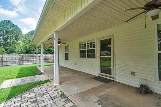 104 Sycamore Road, Kathleen, GA 31047