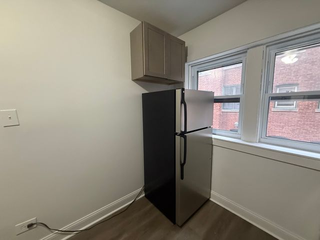 104 Lincoln Avenue 1E, Riverside, IL 60546