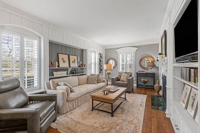 965 Castlegate Court, Lake Forest, IL 60045