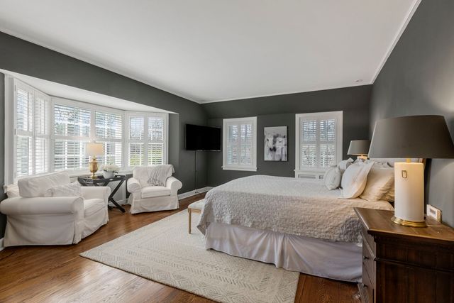 965 Castlegate Court, Lake Forest, IL 60045