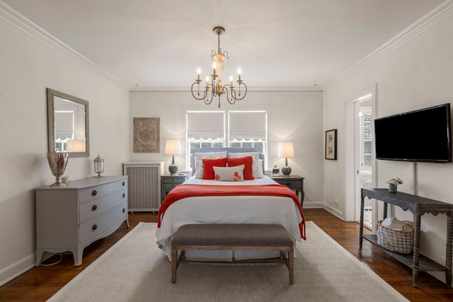 965 Castlegate Court, Lake Forest, IL 60045