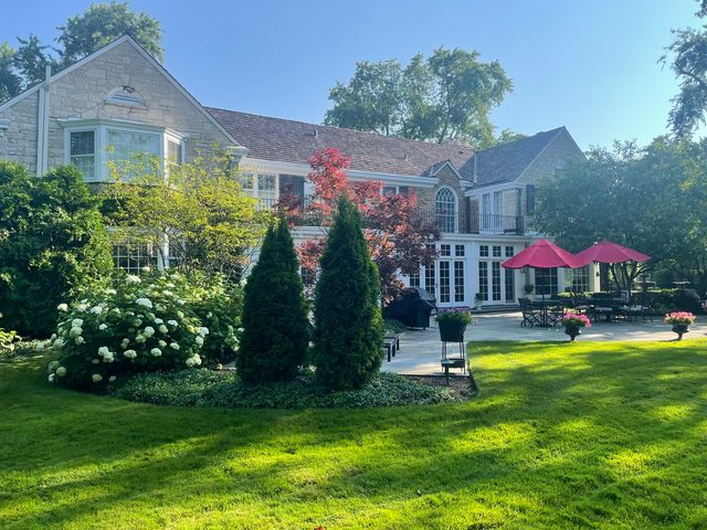 965 Castlegate Court, Lake Forest, IL 60045