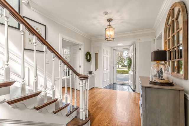 965 Castlegate Court, Lake Forest, IL 60045