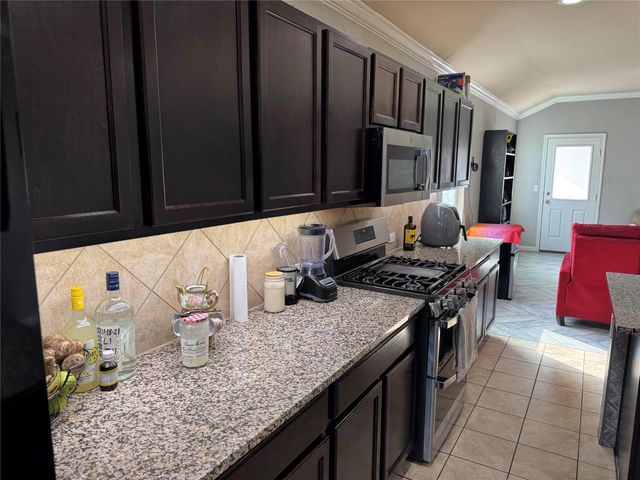 149 Dusky Thrush DR, Kyle, TX 78640