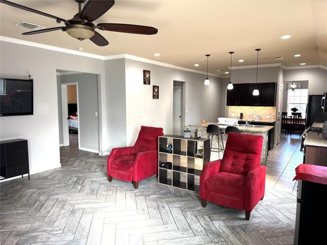 149 Dusky Thrush DR, Kyle, TX 78640