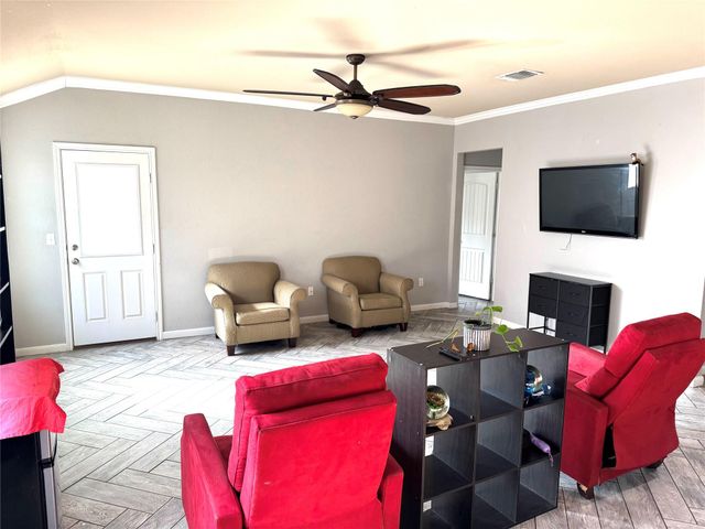 149 Dusky Thrush DR, Kyle, TX 78640