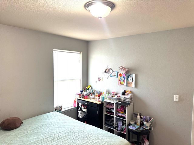 149 Dusky Thrush DR, Kyle, TX 78640