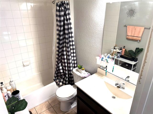 149 Dusky Thrush DR, Kyle, TX 78640