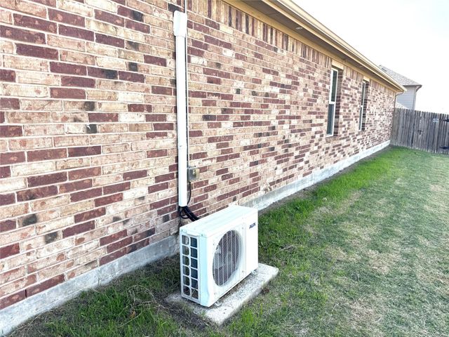 149 Dusky Thrush DR, Kyle, TX 78640