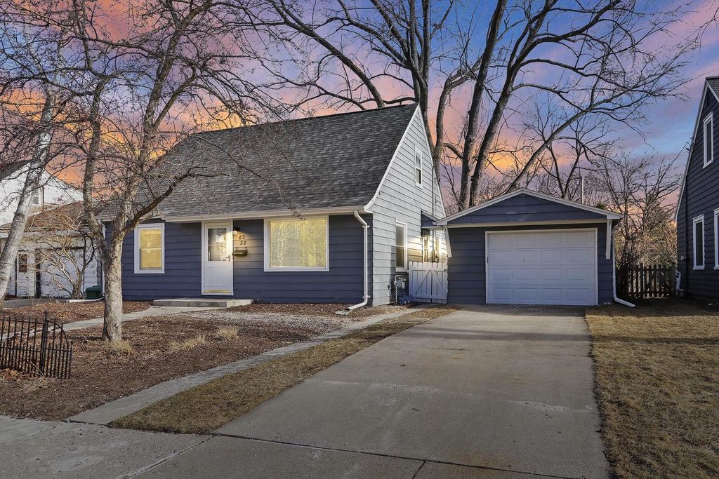 W62N332 Hanover AVENUE, Cedarburg, WI 53012