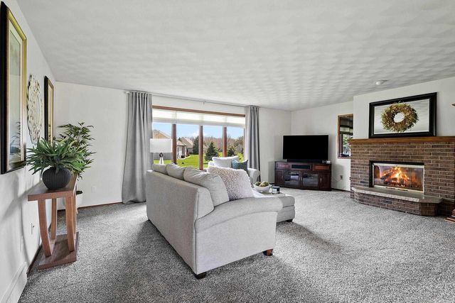 W2251 PINE LANE, Freedom, WI 54130