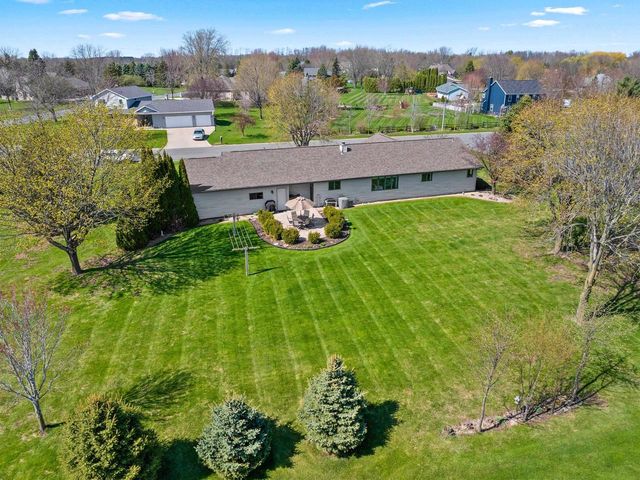 W2251 PINE LANE, Freedom, WI 54130