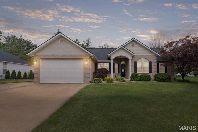 100 Woods Manor Drive, Freeburg, IL 62243