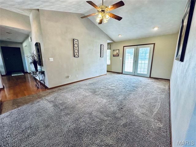 100 Woods Manor Drive, Freeburg, IL 62243