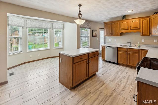100 Woods Manor Drive, Freeburg, IL 62243