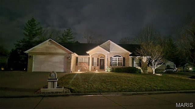 100 Woods Manor Drive, Freeburg, IL 62243