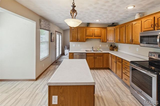 100 Woods Manor Drive, Freeburg, IL 62243