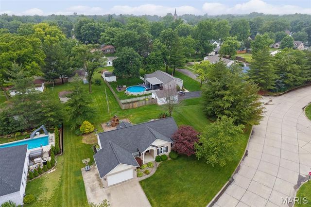 100 Woods Manor Drive, Freeburg, IL 62243