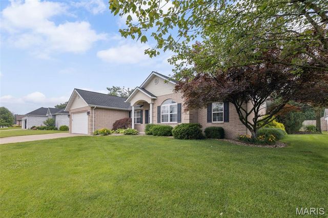 100 Woods Manor Drive, Freeburg, IL 62243