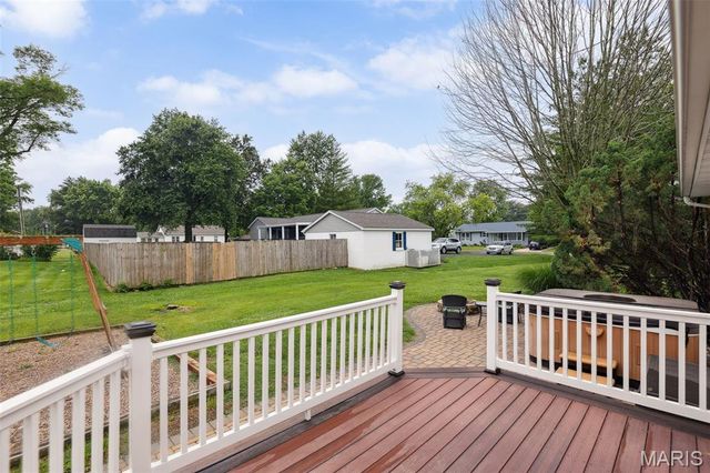 100 Woods Manor Drive, Freeburg, IL 62243