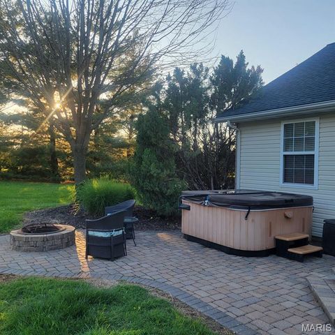 100 Woods Manor Drive, Freeburg, IL 62243