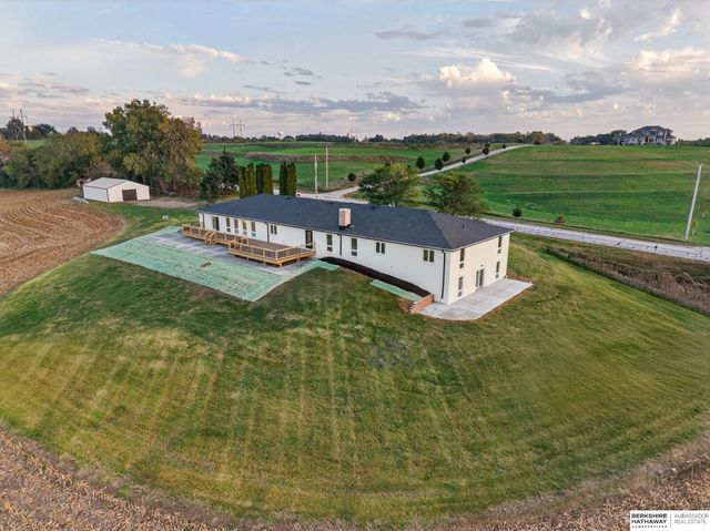 22718 Angus Road, Gretna, NE 68154