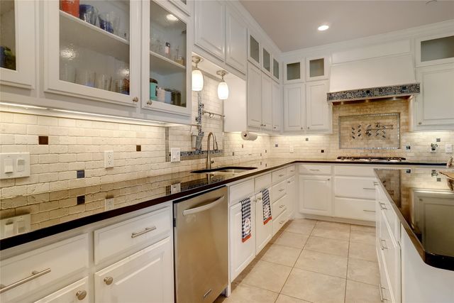 4951 Kiowa Trail, Argyle, TX 76226