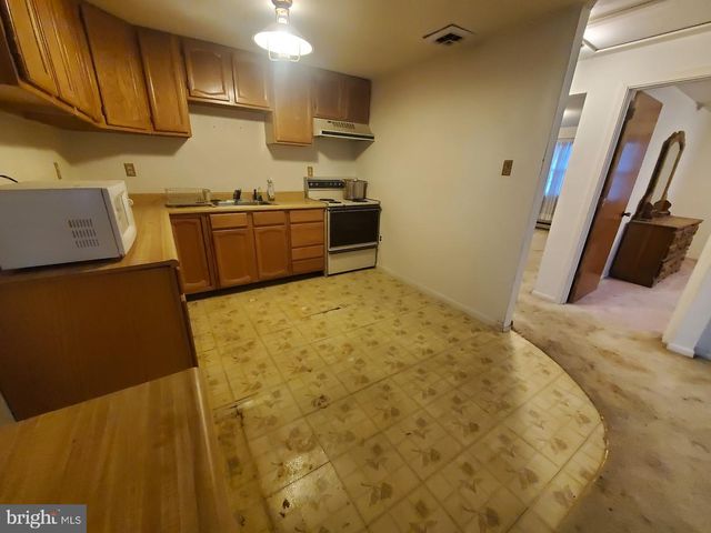 108 JULIUSTOWN RD, Browns Mills, NJ 08015