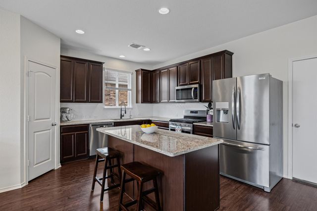 332 Bayberry CIR, Buda, TX 78610