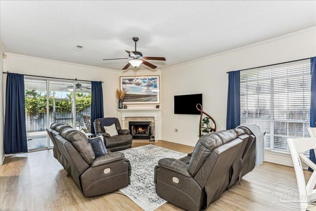 4118 Oak Pointe Dr, Gulf Breeze, FL 32563