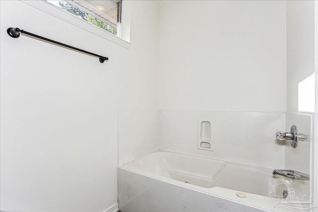 4118 Oak Pointe Dr, Gulf Breeze, FL 32563