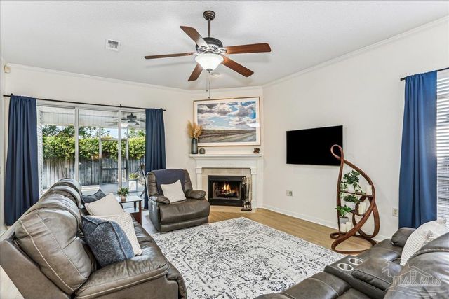 4118 Oak Pointe Dr, Gulf Breeze, FL 32563