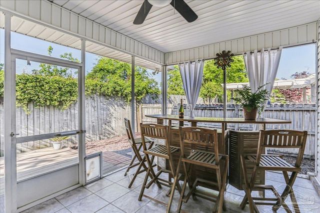 4118 Oak Pointe Dr, Gulf Breeze, FL 32563