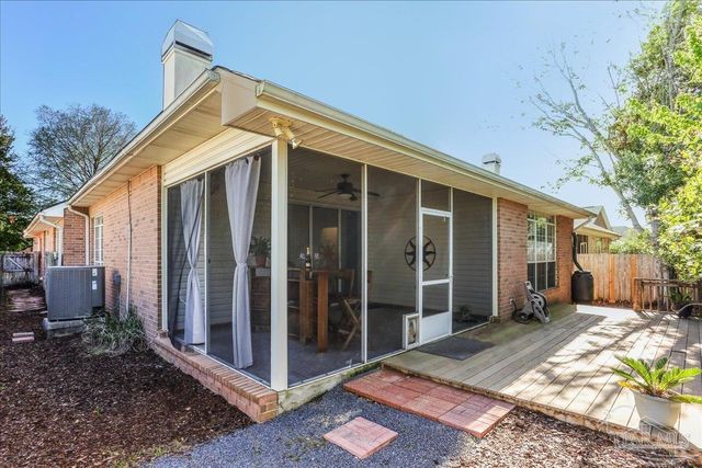 4118 Oak Pointe Dr, Gulf Breeze, FL 32563