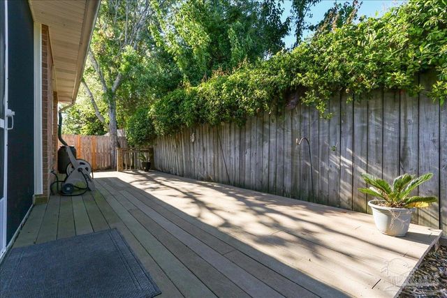 4118 Oak Pointe Dr, Gulf Breeze, FL 32563