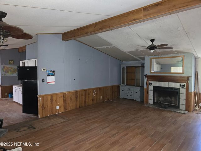3163 LANNIE Road, Jacksonville, FL 32218