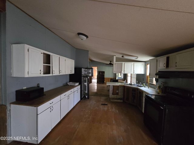 3163 LANNIE Road, Jacksonville, FL 32218