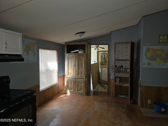 3163 LANNIE Road, Jacksonville, FL 32218