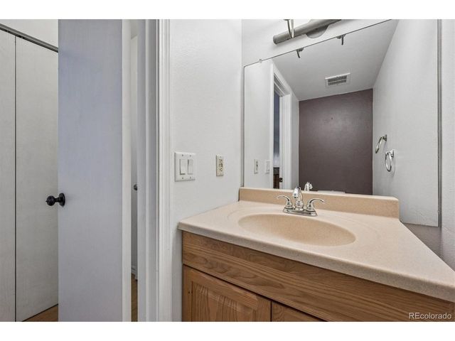 7476 E Arkansas Ave 35-05, Denver, CO 80231