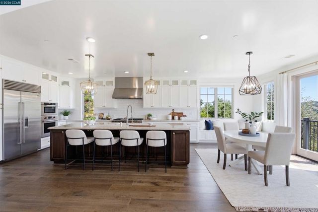 16 Rabble Rd, Orinda, CA 94563