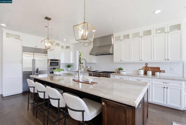 16 Rabble Rd, Orinda, CA 94563