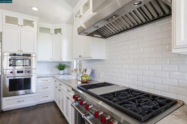 16 Rabble Rd, Orinda, CA 94563