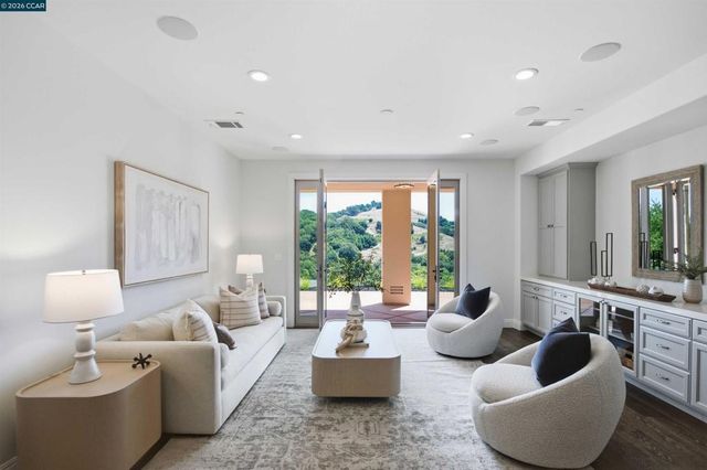 16 Rabble Rd, Orinda, CA 94563