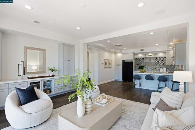 16 Rabble Rd, Orinda, CA 94563